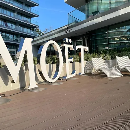 Wave- Sea View Premium 8th Floor Appartement *