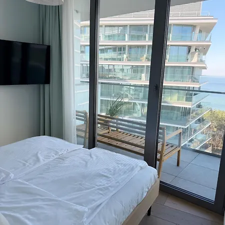 Wave- Sea View Premium 8th Floor Apartment