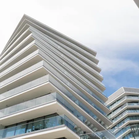 Wave- Sea View Premium 8th Floor Apartment *