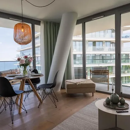 Wave- Sea View Premium 8th Floor Apartment *